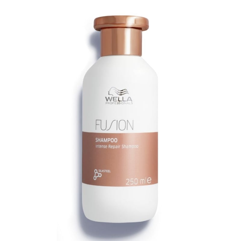 Интензивен възстановяващ шампоан за увредена коса Wella Professionals Fusion Hair Shampoo 300ml