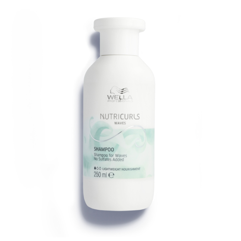 Лек подхранващ шампоан за чуплива и вълниста коса Wella Professionals Nutricurls Waves Shampoo 250ml