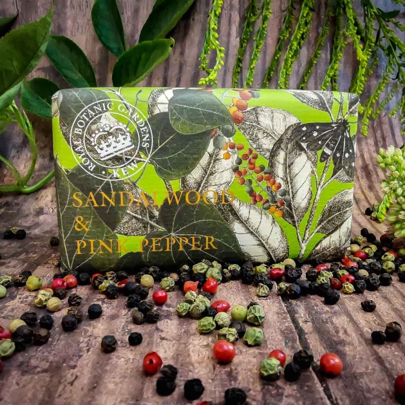Луксозен сапун със Сандалово дърво и Розов Пипер The English Soap Company Sandalwood and Pink Pepper Soap 240g — 2