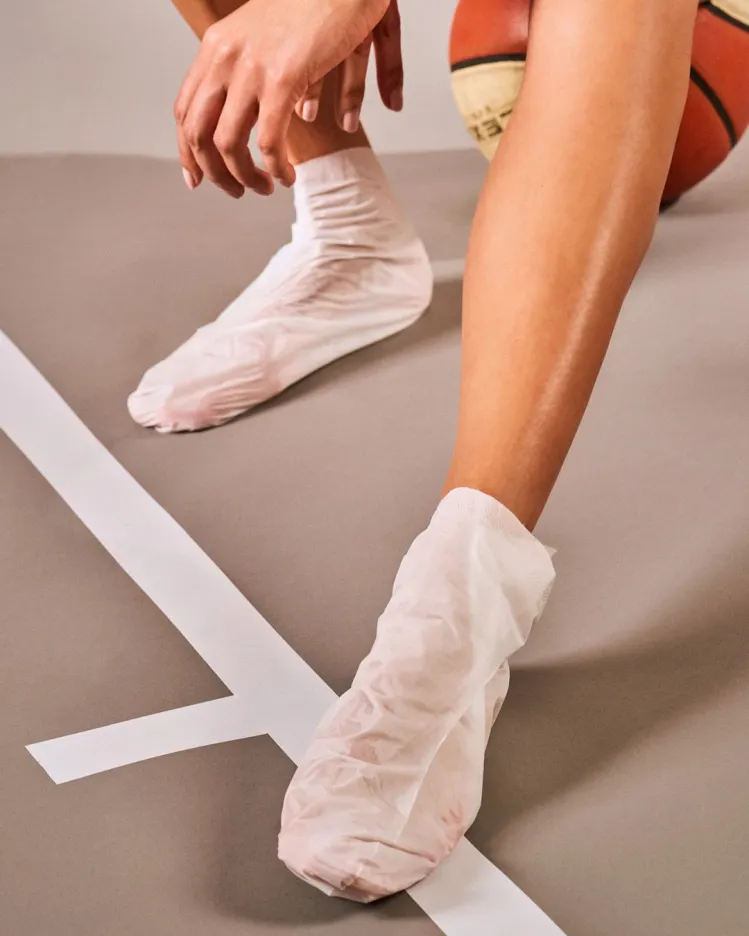 Подхранваща маска "чорапи" за сухи и изтощени крака Iroha Repairing Socks Mask for Feet — 8