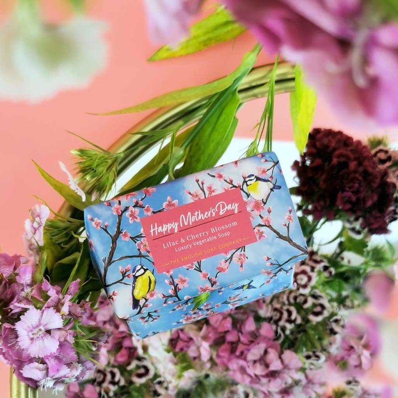 Сапун за повод "Ден на майката" с Люляк и Черешов цвят The English Soap Company Happy Mother's Day Lilac & Cherry Blossom Luxury Vegetable Soap 190g — 4