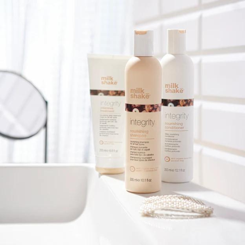 Подхранващ шампоан за изтощена коса Milkshake Integrity Nourishing Shampoo 300ml — 2