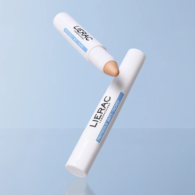 Тониран стик срещу тъмни петна Lierac Protocols Anti-Dark Spot Protocol The Tinted Stick SPF50 2,7 g — 2