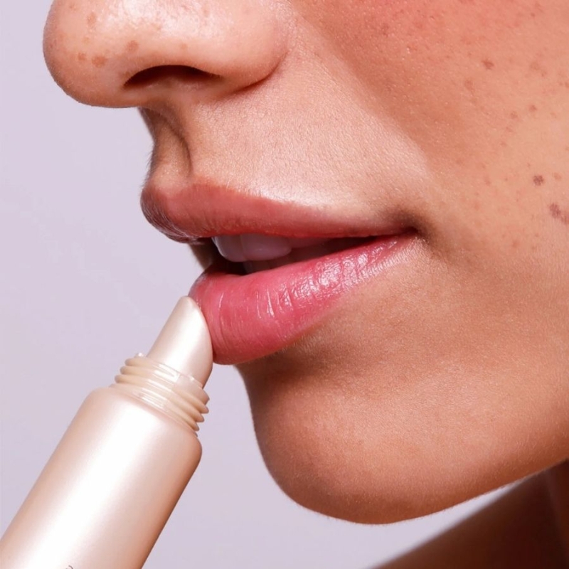 Луксозен балсам с 3D ефект за обем, хидратация и регенерация Académie Youth Repair 3D Lip Perfector 15 ml — 3