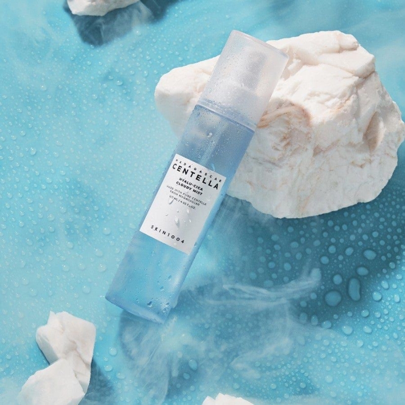 Хидратираща мъгла за лице с хиалурон и зелен чай SKIN1004 Hyalu-Cica Cloudy Mist 120 ml — 3