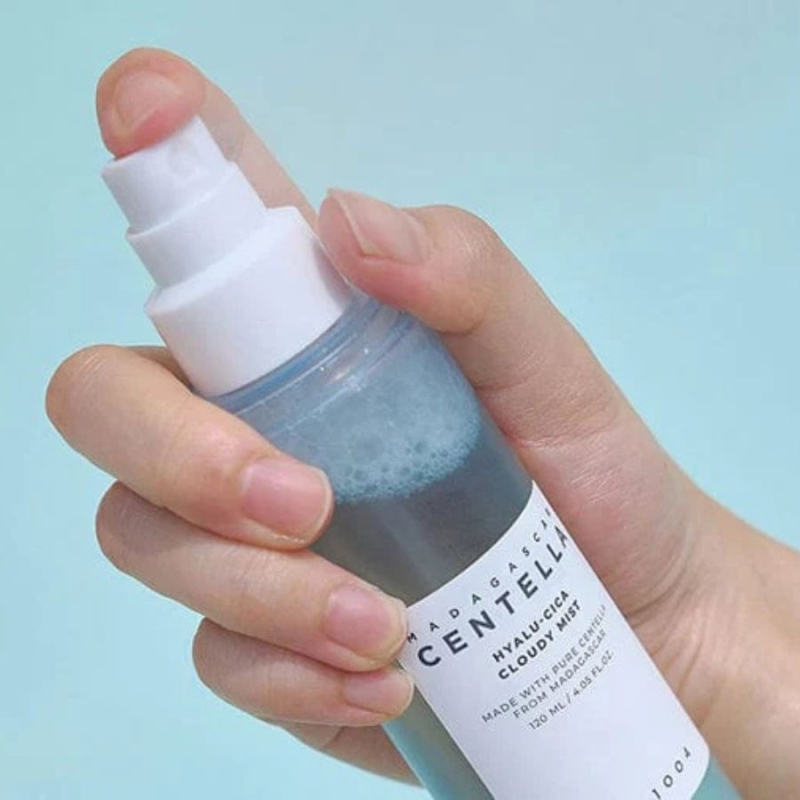 Хидратираща мъгла за лице с хиалурон и зелен чай SKIN1004 Hyalu-Cica Cloudy Mist 120 ml — 4