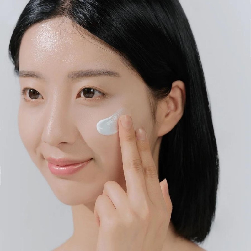 SKIN1004 Hyalu-Cica Water-Fit Sun Serum SPF50+ PA++++ 100 ml — 3