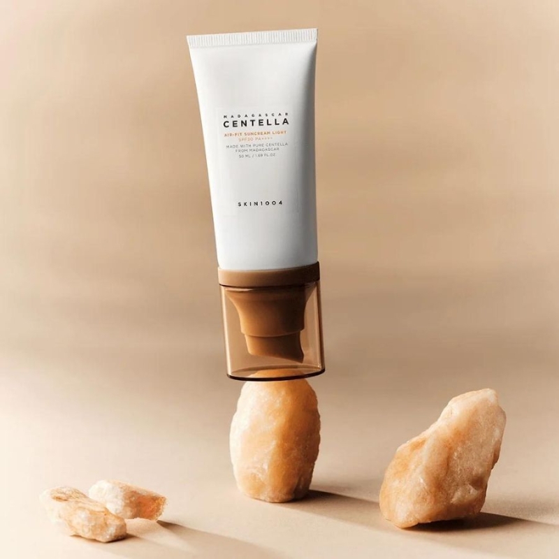 Лек слънцезащитен крем SKIN1004 Centella Air-Fit Suncream Light SPF30 PA++++ 50 ml — 2