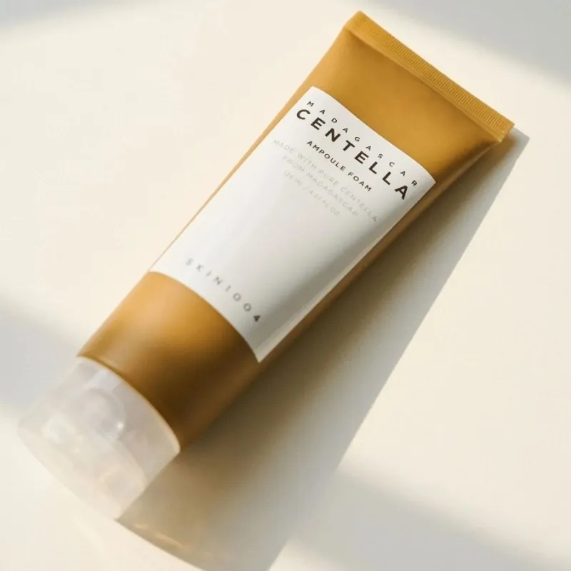 Нежна почистваща пяна за лице с 84% Centella Asiatica SKIN1004 Madagascar Centella Ampoule Foam 125 ml — 4