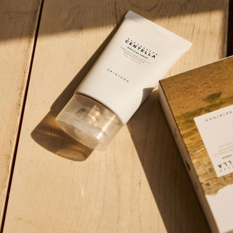 Успокояващ крем-гел за лице с Centella Asiatica, серамиди и трегалоза SKIN1004 Madagascar Centella Soothing Cream 75 ml — 2