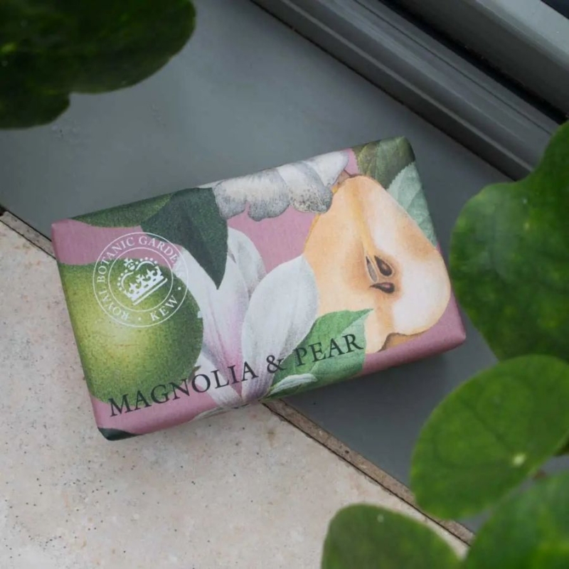 The English Soap Company Magnolia and Pear Soap 240g — 4