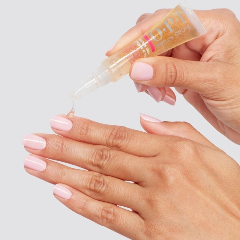 Веган серум за кожички и нокти с подхранваща грижа OPI Nature Strong Good As Gold Cuticle Serum 7 ml — 4